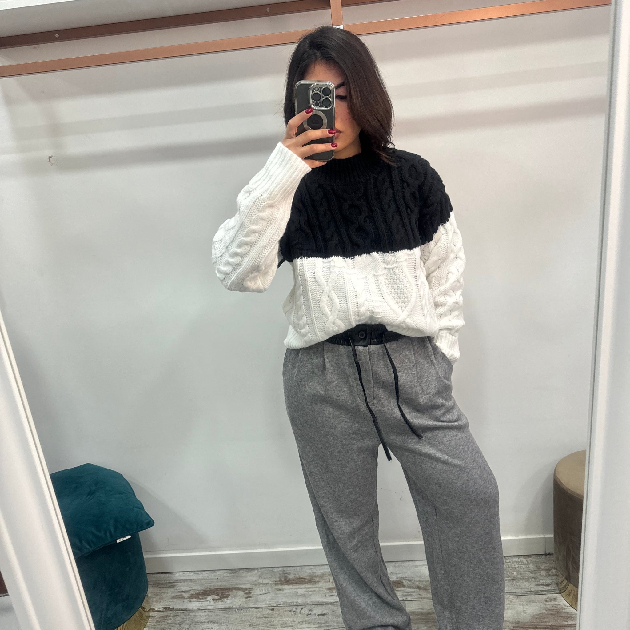 Pull black e white